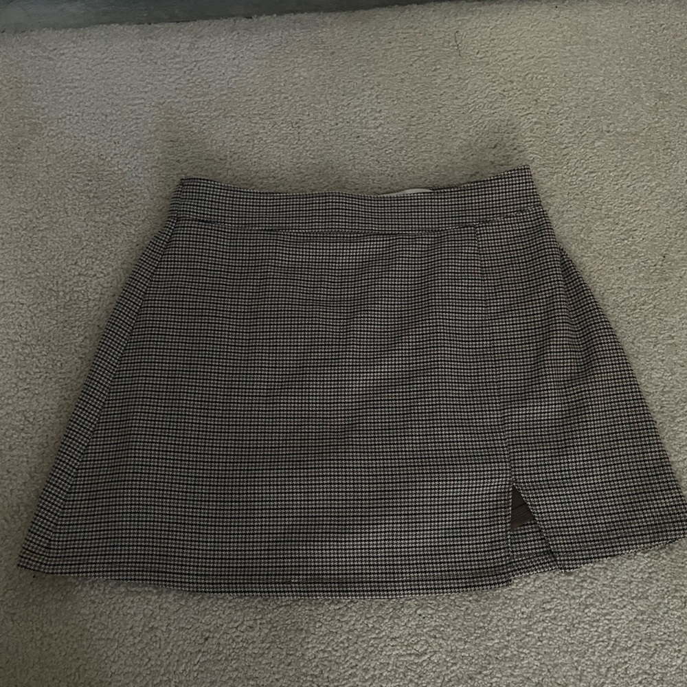 Hollister Black and White Patterned A-Line Skirt